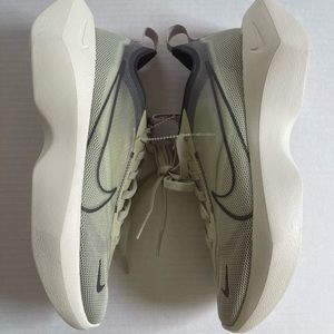 BRAND NEW Nike Vista Lite in Green